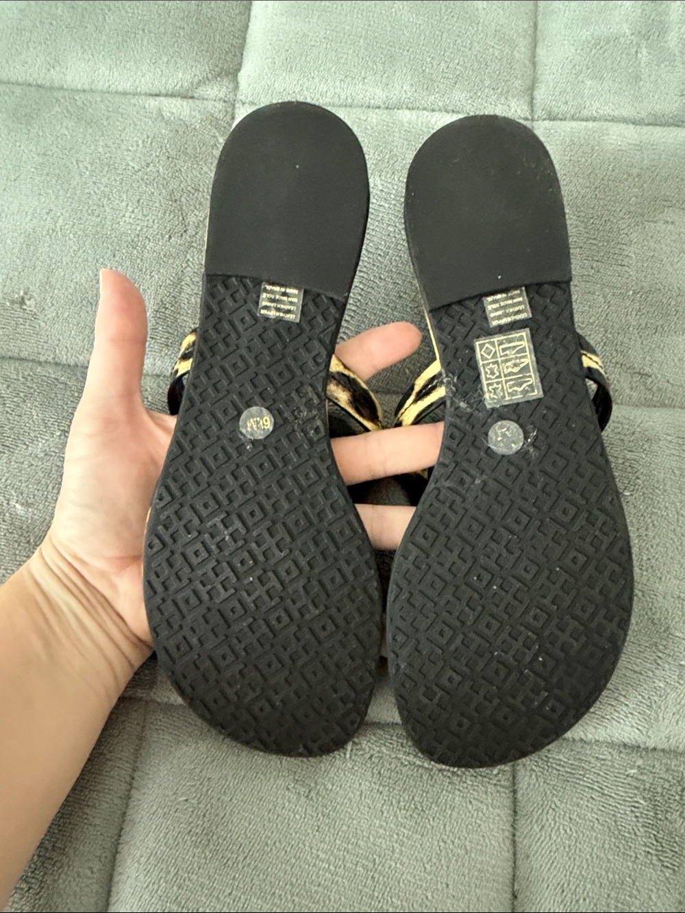 EUC Women’s Tory Burch Miller Patent Natural Leopard print size 6.5 - Picture 4 of 12